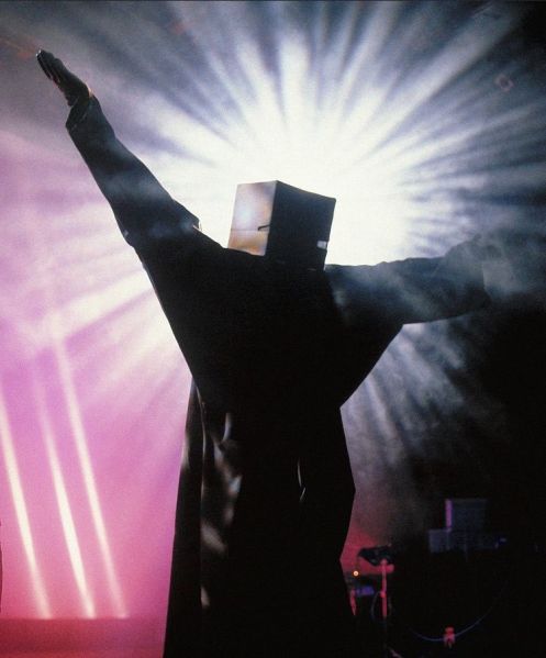 File:CubeHead.jpg
